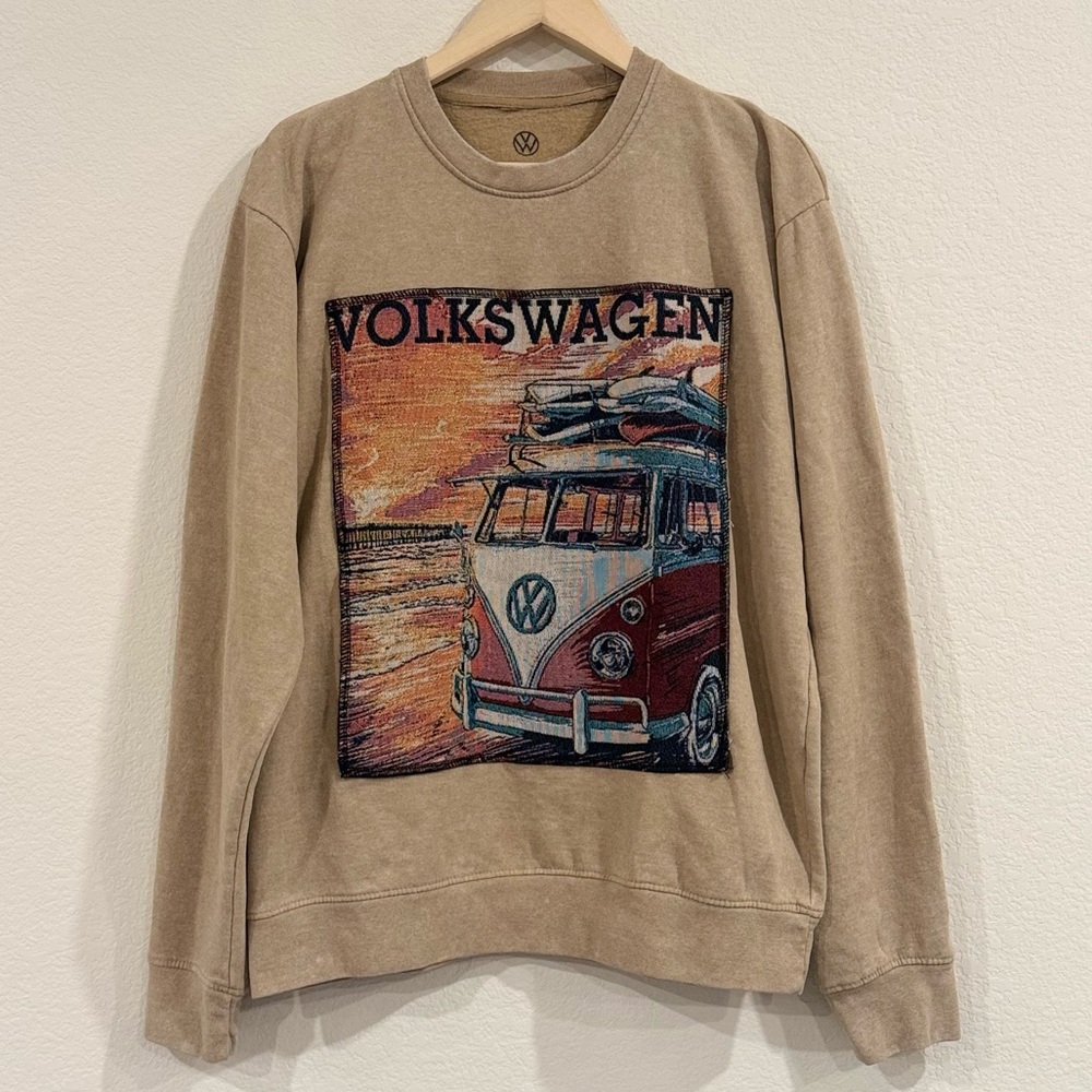 Volkswagen Vintage Beach Bus Crewneck Sweatshirt Size Medium NWOT
